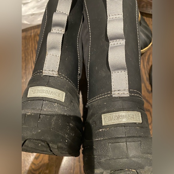 North Face Winter Boots - Picture 3 of 8